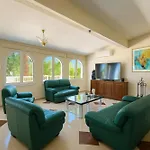Villa Small Paradise With Private Pool, Jacuzzi And Complete Privacy