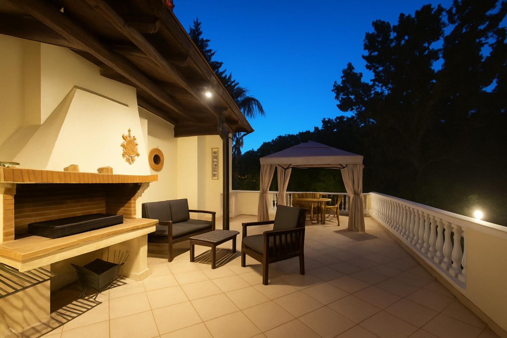 Small Paradise With Private Pool, Jacuzzi And Complete Privacy Villa *