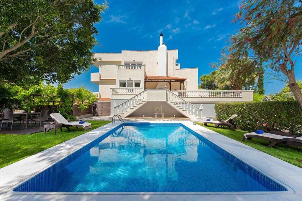Small Paradise With Private Pool, Jacuzzi And Complete Privacy Villa *