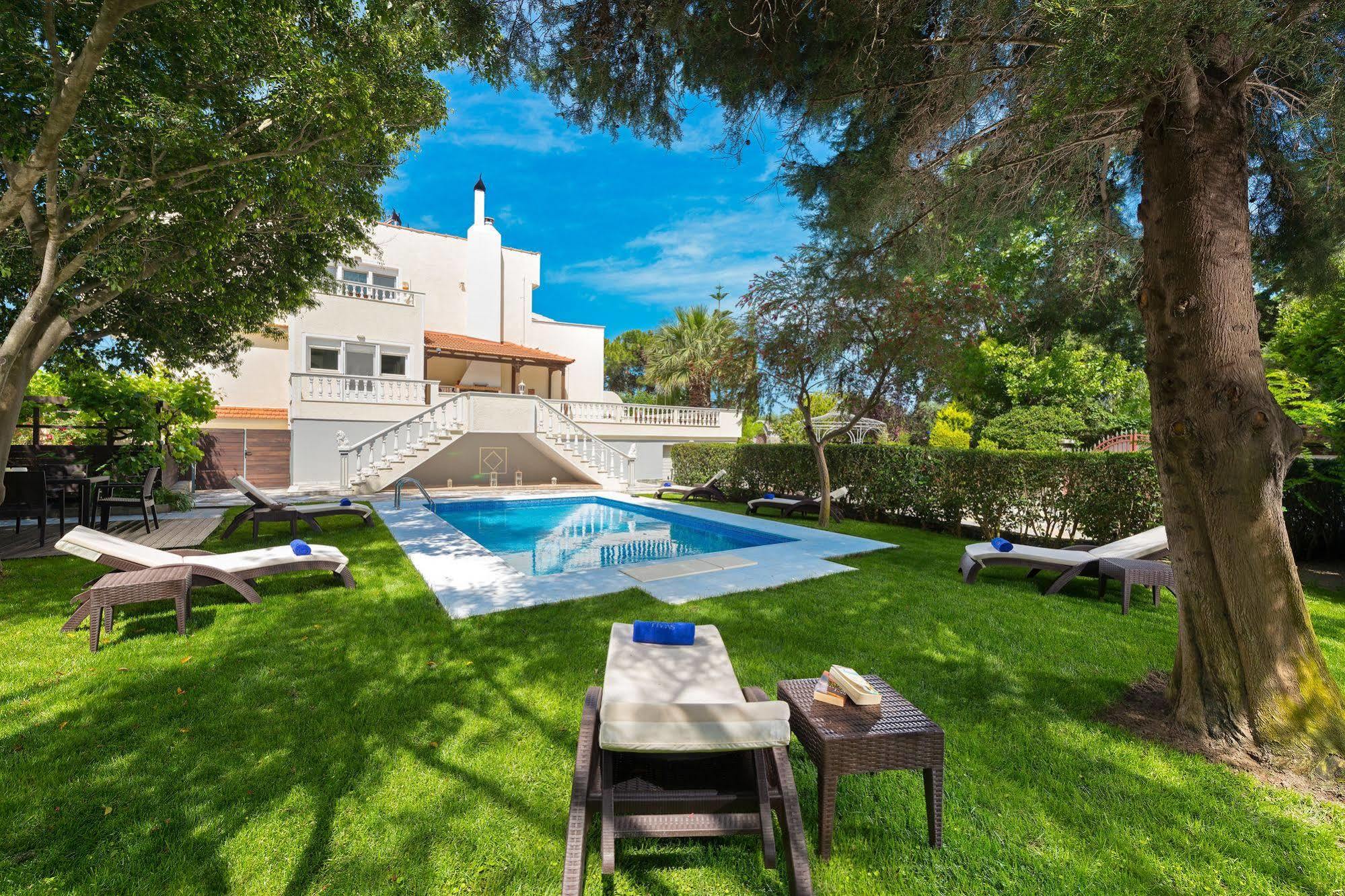 Small Paradise With Private Pool, Jacuzzi And Complete Privacy Villa *