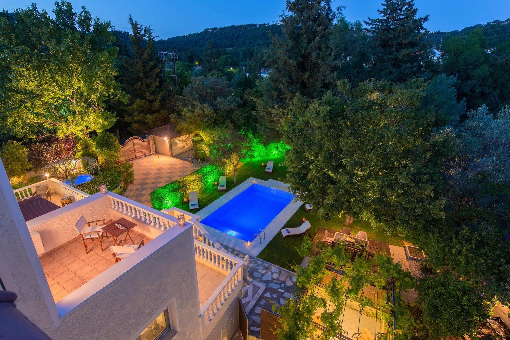 Small Paradise With Private Pool, Jacuzzi And Complete Privacy Villa