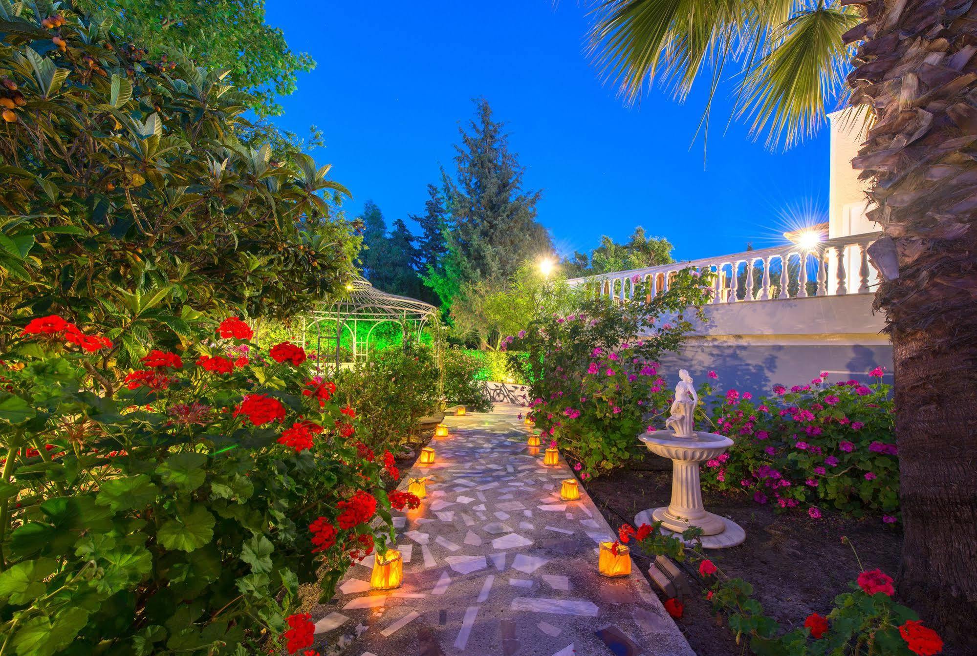 Small Paradise With Private Pool, Jacuzzi And Complete Privacy Villa *